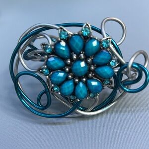 Handmade beautiful adjustable bracelet blue and silver (A-84)